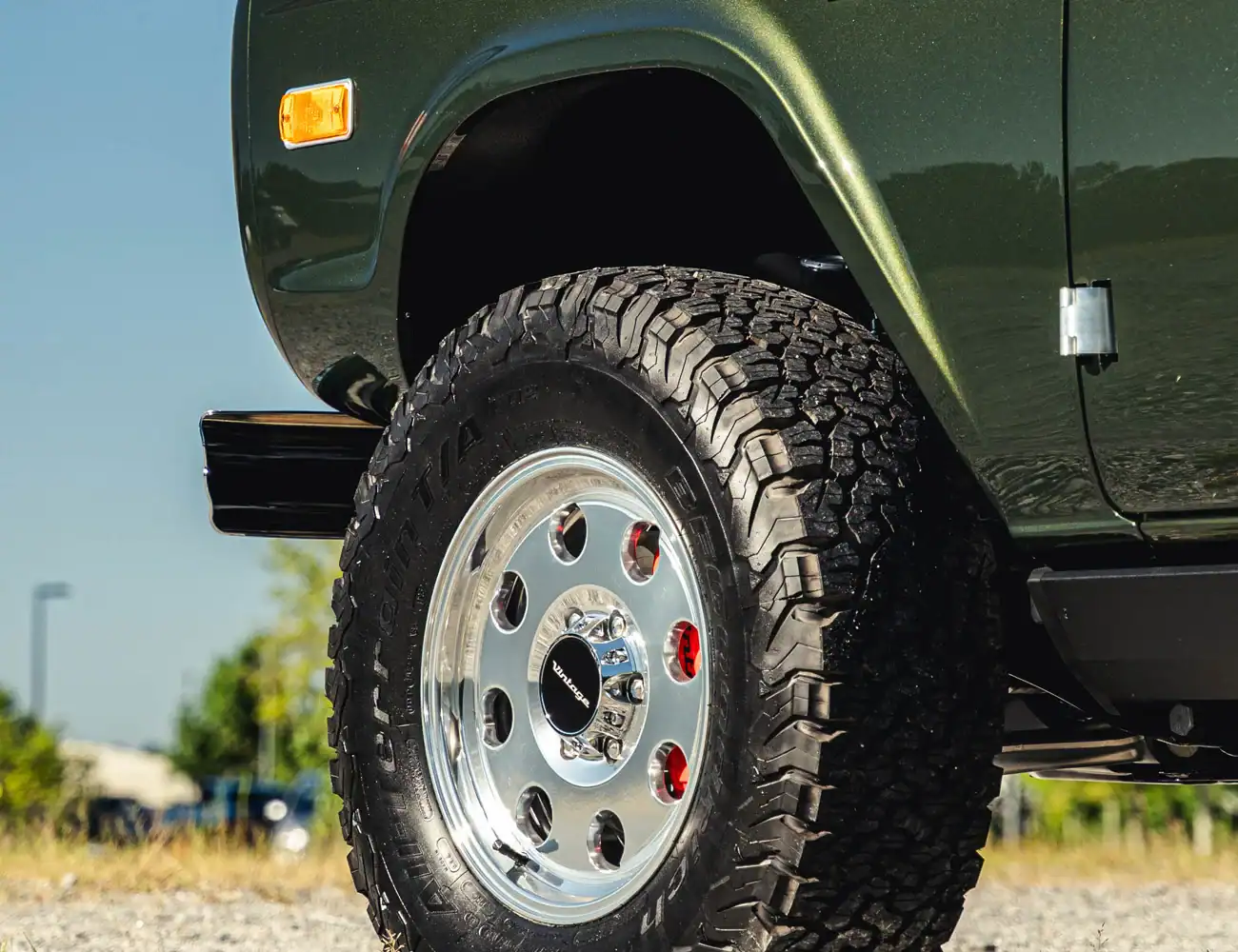 Forged wheels: Aluminum, on 33-inch BFGoodrich KO3