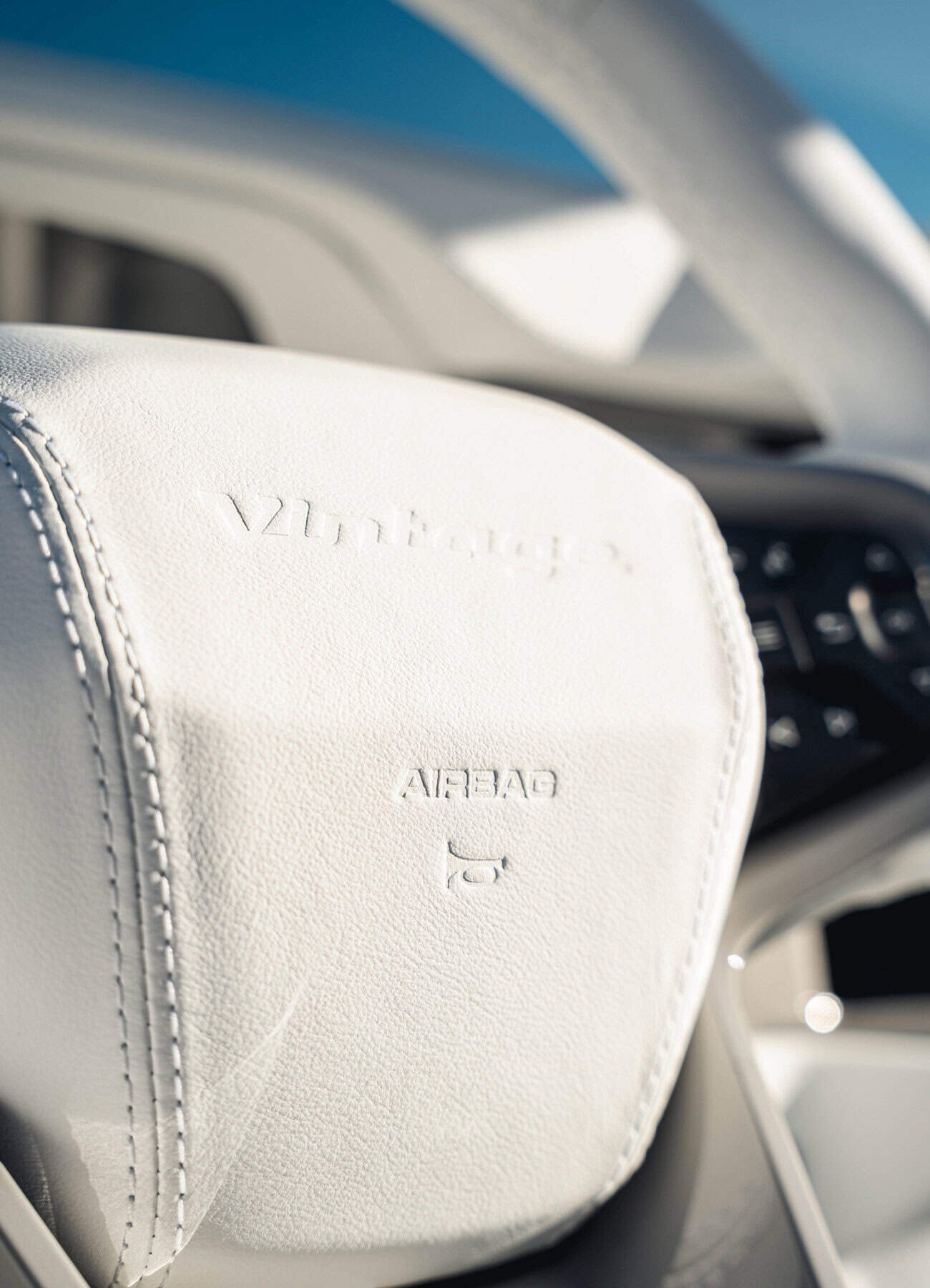 Snow White: White leather with a Wimbledon White dash